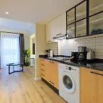 Maison 70 - New Renovated Luxury Residences Lägenhet